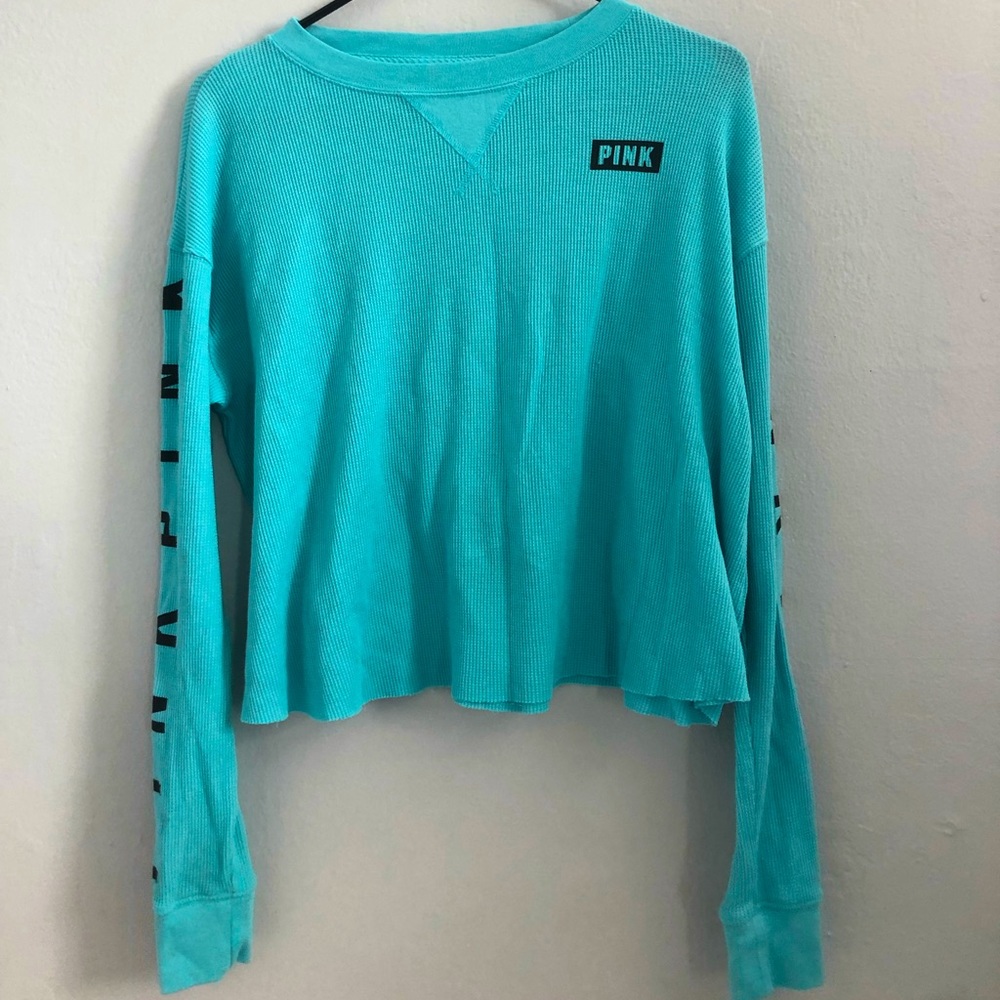 blue long sleeve crop top